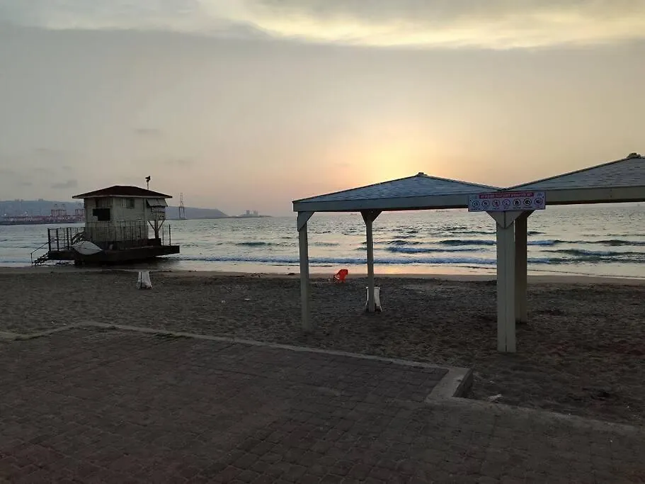 Apartments By The Sea 62 海法